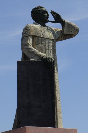 Памятник Антонио де Монтесиносу в Санто-Доминго. Скульптор Антонио Кастельянос Басич, 1982.