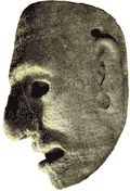 Черты этой каменной маски выполнены с реализмом, присущим всем ацтекским маскам, но не типичным для искусства ацтеков в целом. Эта маска слишком тяжела для того, чтобы ее носить на лице, и как ее использовали, никто ныне не может сказать ||| 46Kb