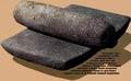 Кукурузные зёрна растирались между каменным манос и метатес, вроде тех, что изображены на иллюстрации и найдены в Теотиуакане. Мексиканцы и поныне иногда пользуются подобными орудиями. Потом из муки делали лепешки и пекли их на нагретой глиняной поверхности ||| 108Kb