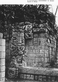 Скульптурная орнаментация на фасаде Храма 22. Копан. Конец I тыся­челетия. ||| 107Kb