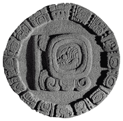 Монумент 161 из Тонины. Один из нескольких «мемориальных алтарей», на которых описаны смерть и погребение видных представителей элиты царства Попо'. В центре алтаря вырезан огромный знак дня 5 Эб, часть даты 9.14.18.14.12, 5 Эб 10 Йашк'ин (20 июня 730 года), когда К'инич-Ич'аак-Чапаат освятил гробницу К'инич-Б'аакналь-Чаака.