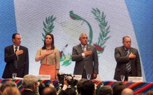 Президент Отто Перес Молина открыл первый кабинет коренных народов и межкультурного пространства. Фото - Правительство Гватемалы / guatemala.gob.gt