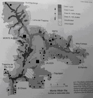 277. Укрепленные или расположенные в удобных для обороны местах поселения фазы Монте-Альбан IIIa, наложенные на карту классов с/х земель долины Оахака. Почти две трети населения долины жили в этих 38 поселениях, немногие из которых находились на земле Класса 1.