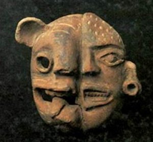 Рисунки 1, 2. «Дуальная» маска, одна половина которой изображает человеческое лицо (череп), другая – череп ягуара. Простой узор на второй маске, вероятно, является пережитком архаичного культа красного мухомора.
