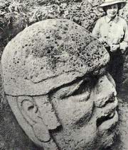 Гигантская каменная голова. Трес-Сапотес