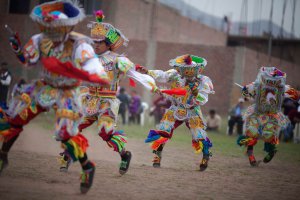 Танец ножниц (Danza de las Tijeras) – ритуальный танец коренных жителей центрального и южного высокогорья Перу. Лима, дек.2013, Enrique Castro-Mendivil / Reuters