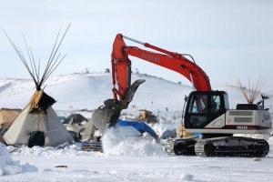 Суд не стал останавливать работы DAPL по иску индейцев резерваций Шайенн-Ривер и Стэндинг-Рок. Фото: REUTERS/Terray Sylvester