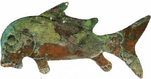 Эта изображенная в натуральную величину рыба чуку чан, или рыба-буйвол, кото­рая была найдена в 1892 году в погребальном маунде в поместье Хоупвелла, возможно, служила символом подземного мира.