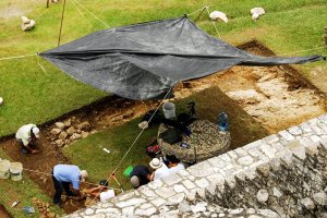 Под погребением К’инич-Ханаахб-Пакаля в Паленке обнаружена система водопроводных каналов. Фото: INAH