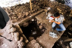Археологи документируют важную находку. Фото: laprensa.hn