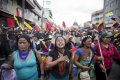 Участники индейского движения «За демократию с достоинством» пришли в Кито (Эквадор). Фото: Edu Leon / elpais.com