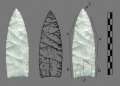 Фотография и прорисовка наконечника типа кловис. Kaitlyn A. Thomas et al. / Journal of Archaeological Science