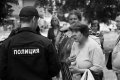 Москва, 18 июня, метро Сходненская. Небольшой конфликт между полицейскими, индейцами-музыкантами и защищающими их слушателями. Фото - Александра Пономарёва