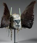 маска «Ворона Мать» с вороньими перьями по бокам. Хопи, ок. 1860-1870 гг.