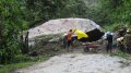 Огромный камень преградил туристам путь в Мачу-Пикчу. Фото - elcomercio.pe